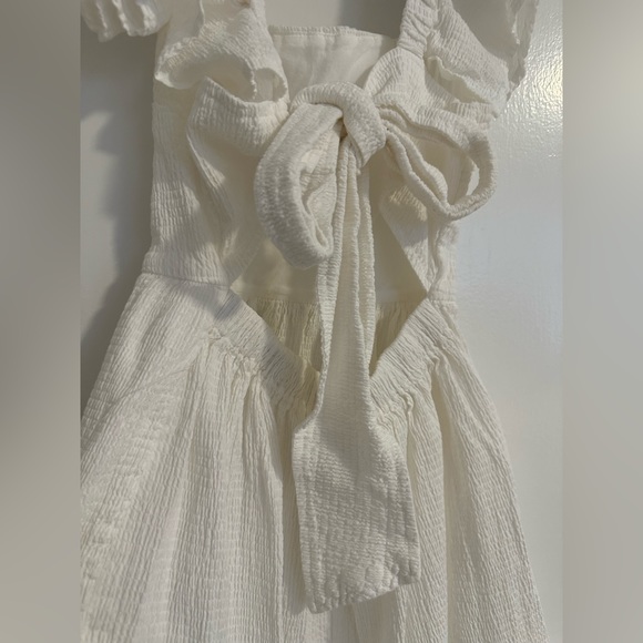 Mini white dress with open back size Xs - Picture 3 of 4